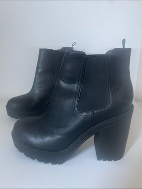 H&M Divided Black Chelsea Platform Ankle Boots Lug Sole US 8